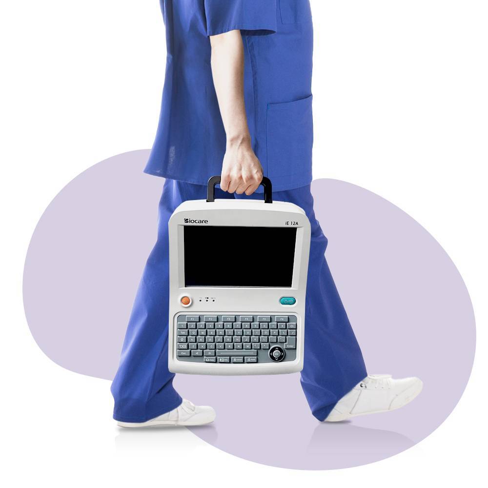 L'appareil ECG à 12 dérivations avec poignée intégrée est facile à transporter