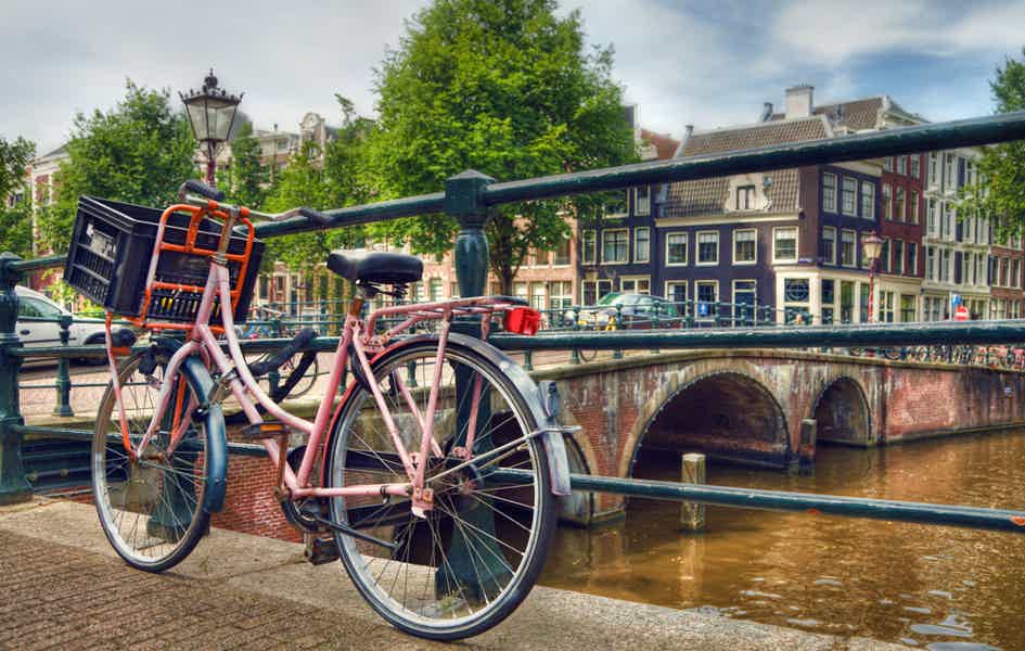 Amsterdam: City Bike Tour with Local Guide (in Italian) - photo 3