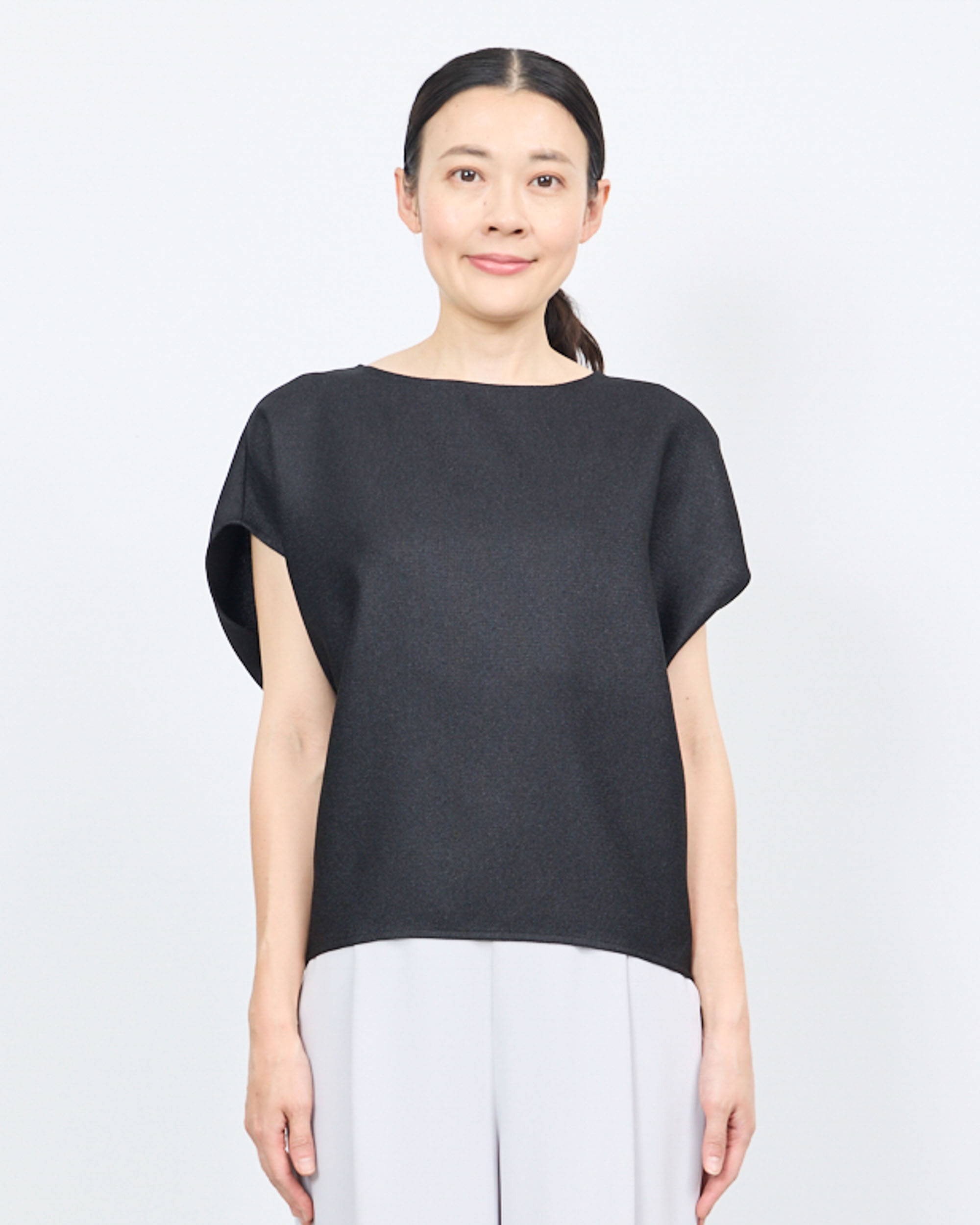 soeju ソージュ リネーラショートスリーブコクーンブラウス リネーラショートスリーブコクーンブラウス - SOÉJU online store