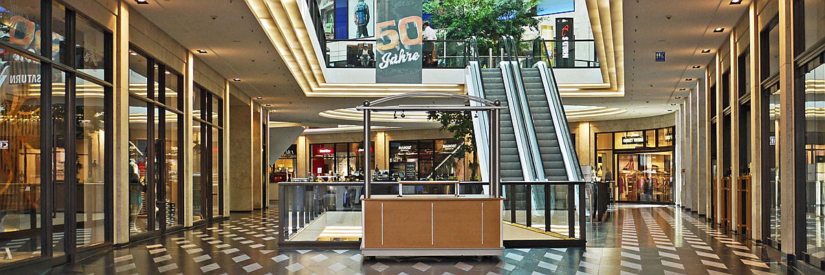  Plön
- Einkaufszentrum