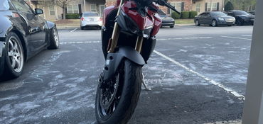 2025 DUCATI STREETFIGHTER V2 motorcycle for rent near FAYETTEVILLE        , NC