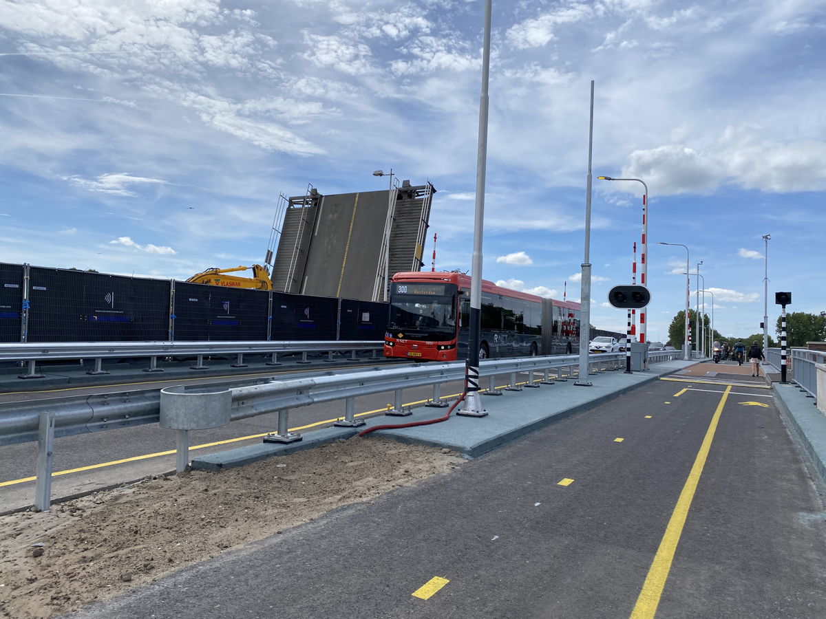 Wij Nemen Je Mee - Noordelijke Brug Bij Ouderkerk Geopend: ‘Prima Brug.’