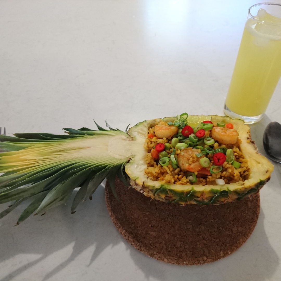 Date: 5 Dec 2019 (Thu)
Pineapple Fried Rice served with...Pineapple Juice!