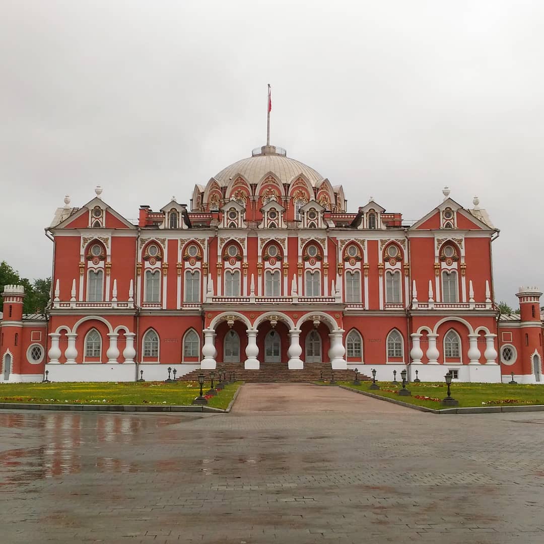 Рено петровский санкт петербург