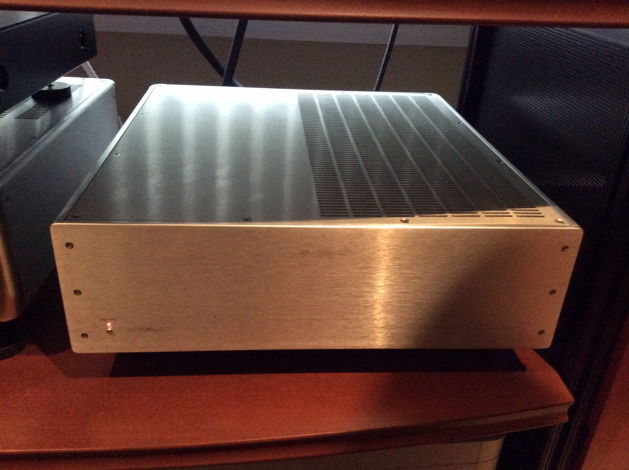krell s1500 7 channel amp silver with box  s1500