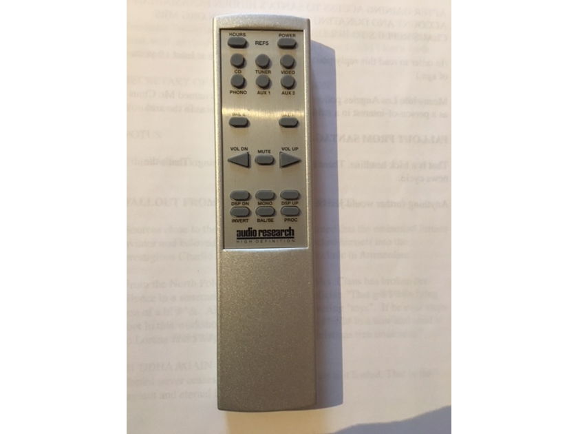 Audio Research Reference 5 SILVER. MINT!! METAL REMOTE.BARGAIN PRICE!