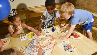 oskarshausen kinder am geburtstagstisch