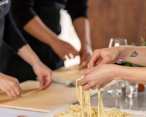 Corsi di cucina Pienza: Pici e Cantucci tra le dolci colline della Val d'Orcia