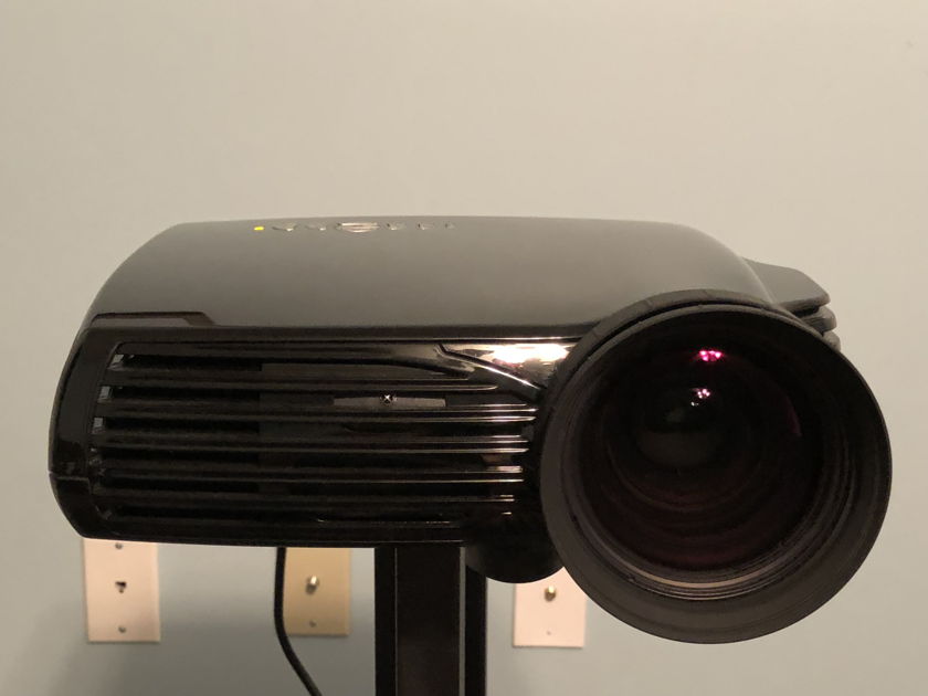 Digital Projection iVision 30 1080p