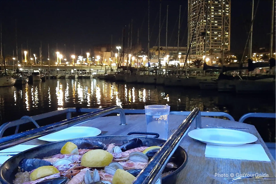 Barcelona: Private Evening Cruise with Dinner and Drinks - photo 4