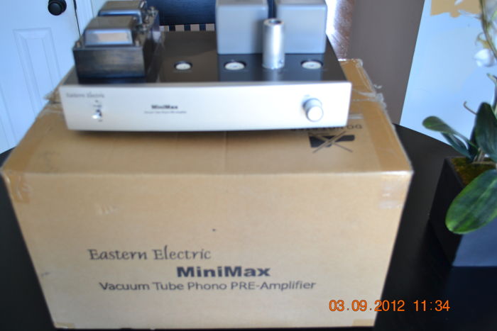 EASTERN ELECTRIC  MINIMAX VACUUM TUBE PHONO PREAMPLIFIE...