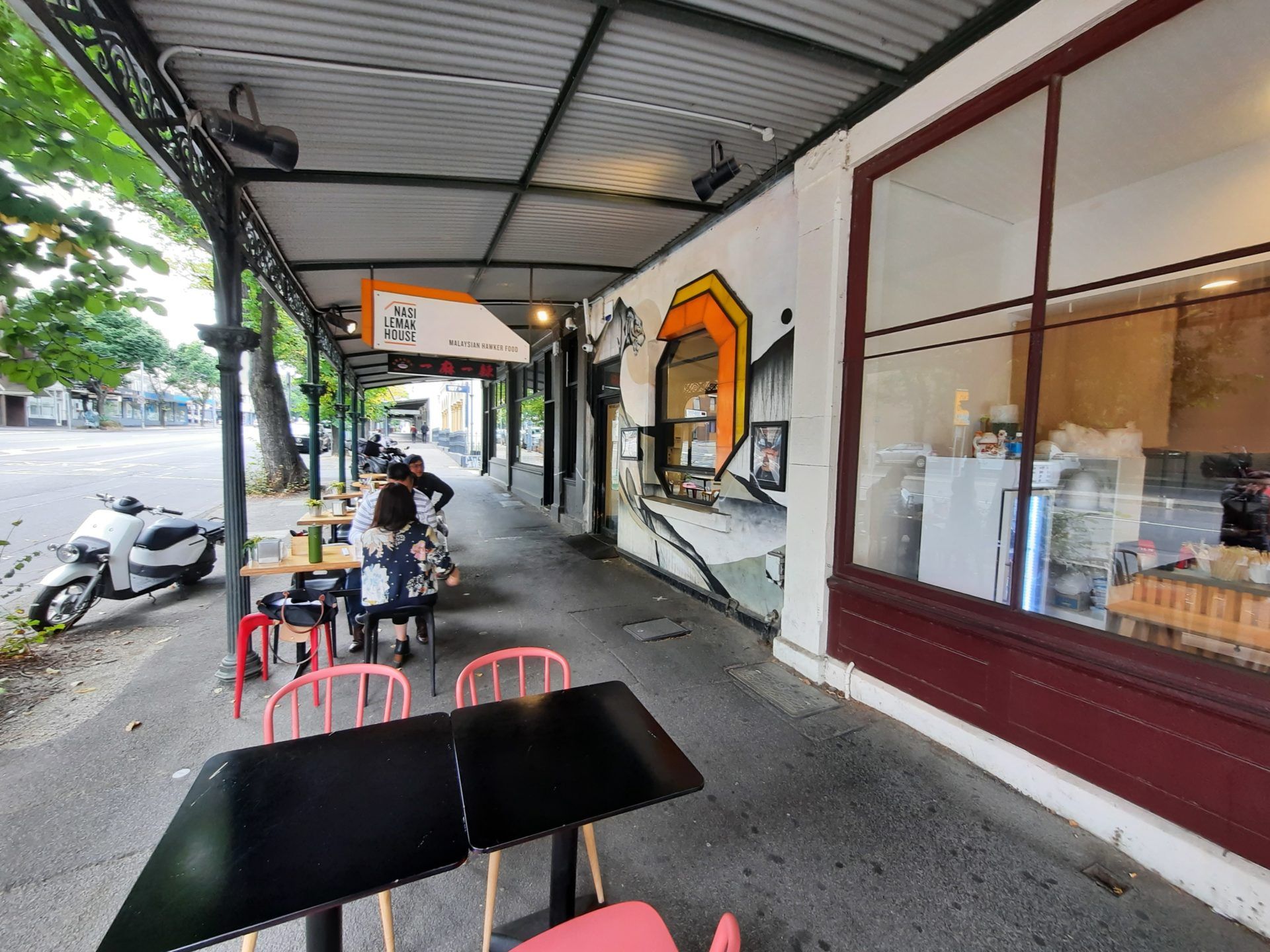 FOR LEASE Spacious & Recently Repainted 2-Bedroom in Stunning Garden Setting - Image 17