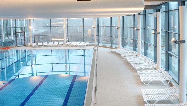 bg wonnemar marktheidenfeld schwimmerbecken und liegen