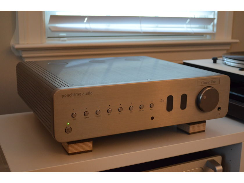 Peachtree Audio Grand Pre X-1 (24/192 USB DAC, balanced in/out, like-new)