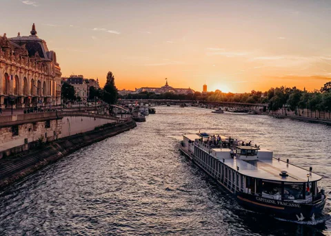 Seine 3-Course Dinner Cruise Capitaine Fracasse