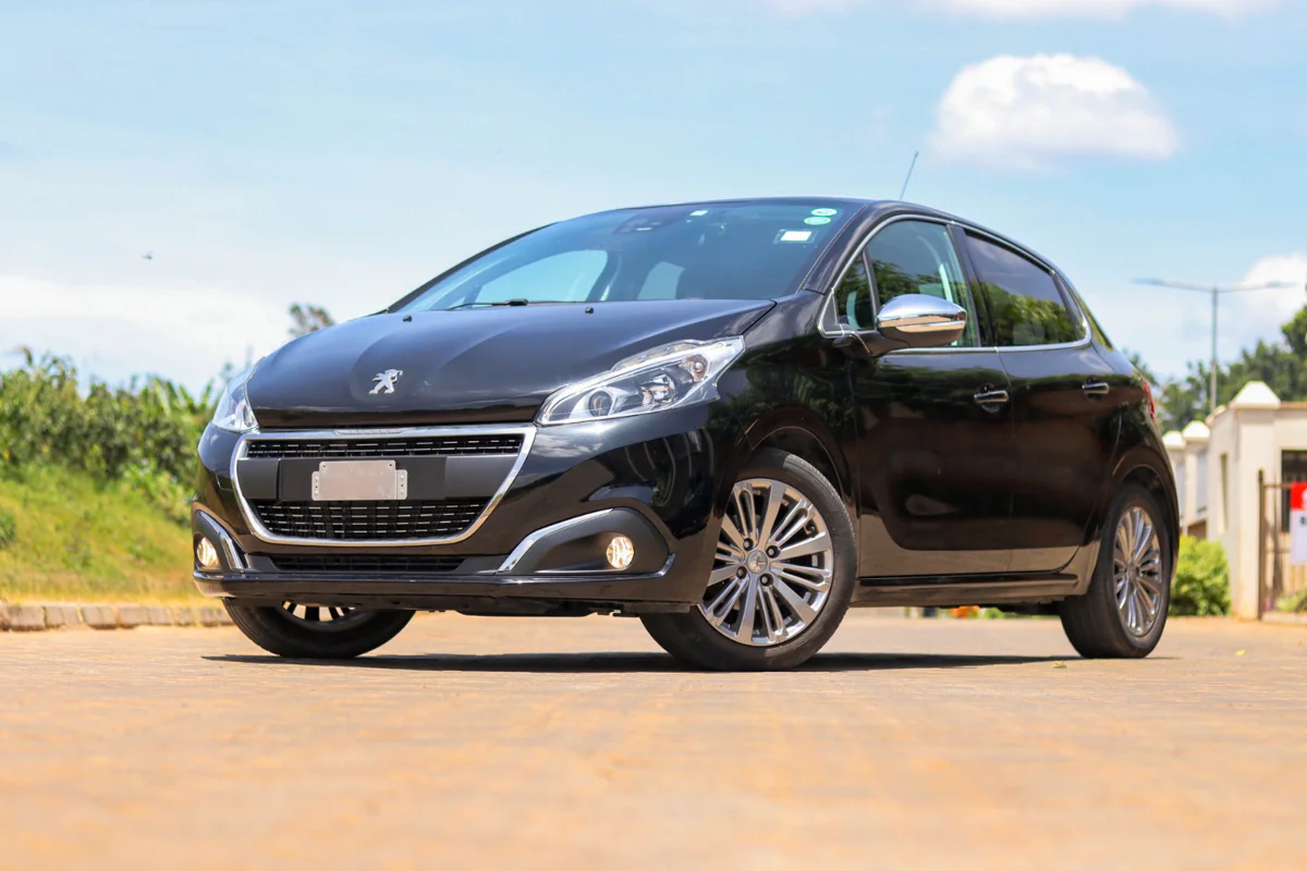2016 Peugeot 208 — Royal Max Motors — photo 9 of 16
