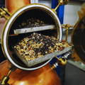 Panier à botaniques de l'alambic de la distillerie Isle of Barra Distillers Company sur l'île de Barra dans les Hébrides extérieures d'Ecosse