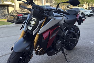 2024 SUZUKI GSX-R1000 motorcycle for rent near Kissimmee, FL