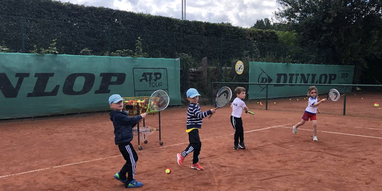Anmeldung zu den Jugend-Tennis-Sommercamps 2025
