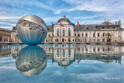 Private Transfer from Budapest to Bratislava with Sightseeing