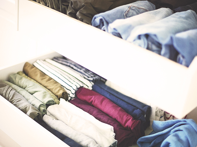 Con este truco para colgar la ropa rápido ordenarás tu armario en cuestión  de segundos