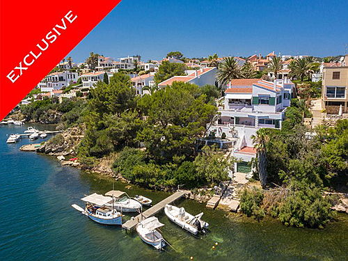  Mahón
- Frontline villa for sale with boat dock, Port of Addaia, Menorca