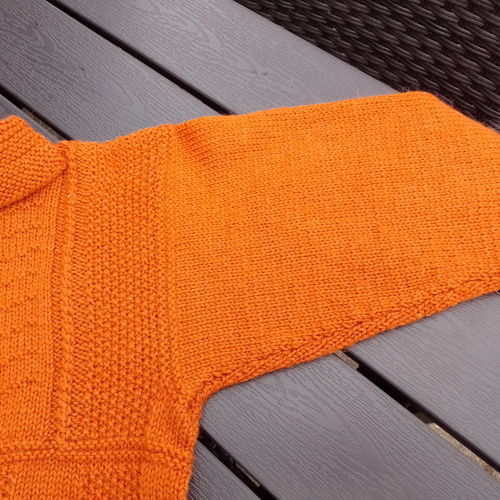 ASTRIDE, a guernsey in a textured pattern for ladies