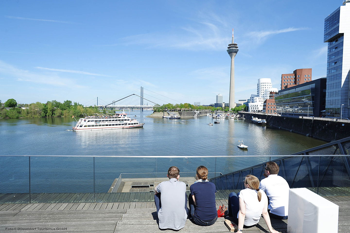  Düsseldorf
- ileadmin_assets_bilder_dmt_bildarchiv_public_Medienhafen_MedienHafen 2.jpg