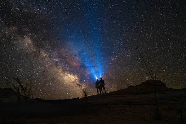 outdoor flashlight use at night