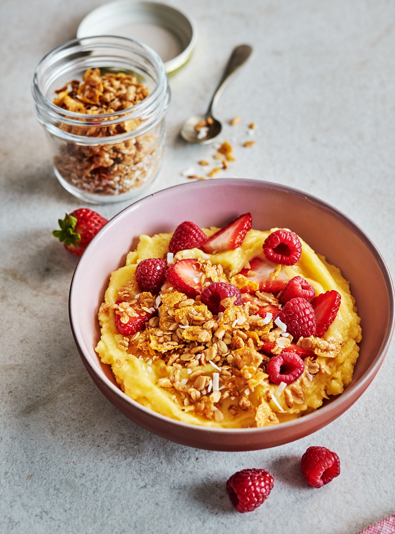 Smoothie Bowl with Caramelized Cereal | RICARDO