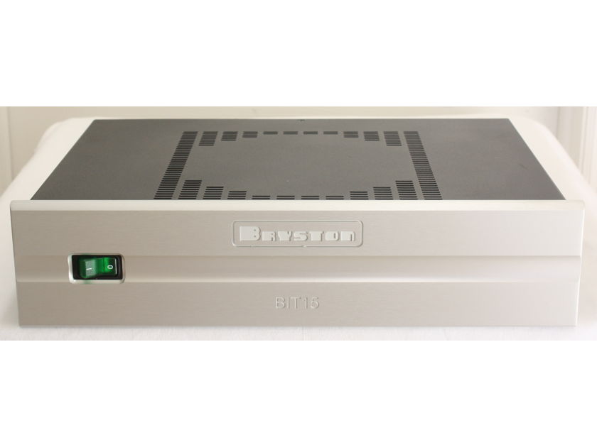 Bryston BIT-15 Power Conditioner, Silver, 17" front. Financing available.