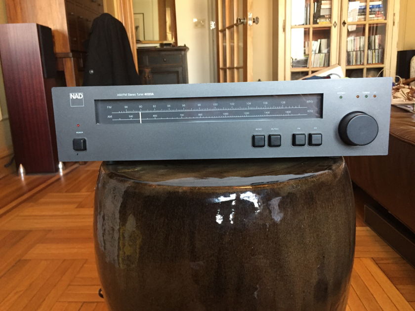 NAD 4020 Award-winning, audiophile-grade AM/FM analog tuner