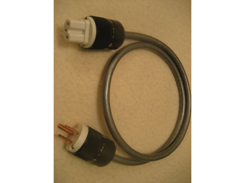 LAT International Silverfuse Power Cable 1 Meter Terminated with Copper IECs