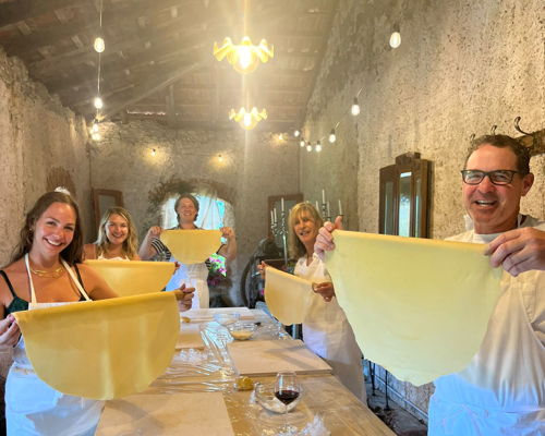 Corsi di cucina Riccò del Golfo di Spezia: Corso di pesto con mortaio in vigna vicino La Spezia 