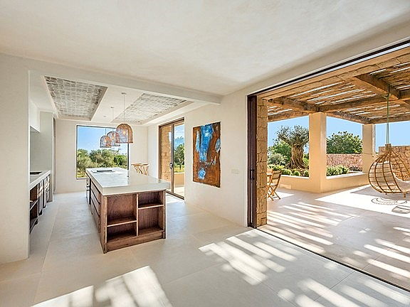  Balearic Islands
- Modern country house with pool and sea views for sale near Cala Llombards, Santanyi, Mallorca