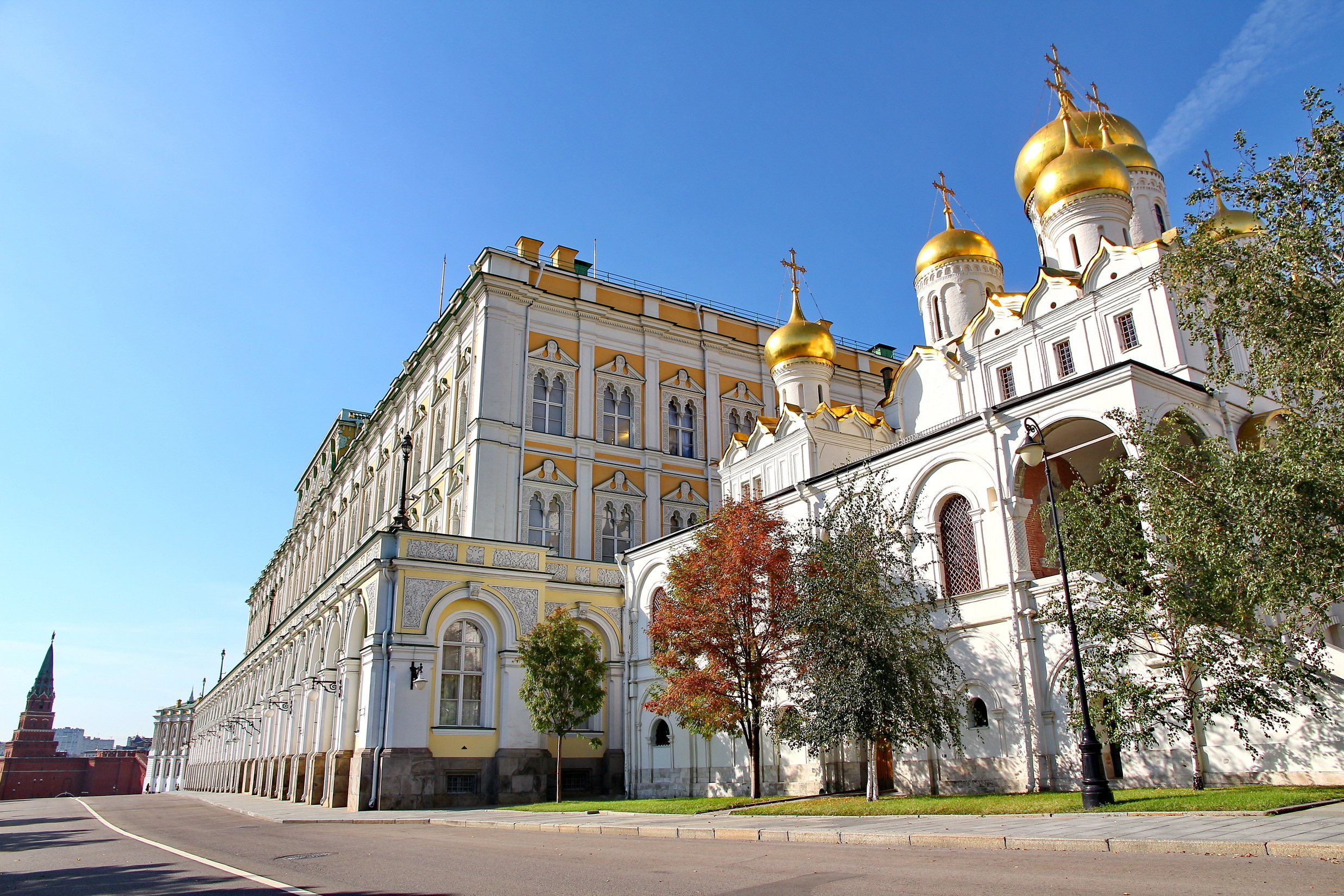 Алмазный фонд и экскурсия по Александровскому саду