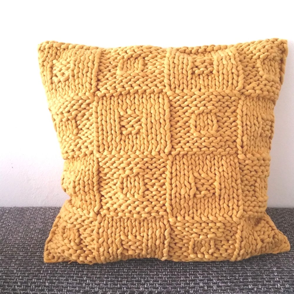 "Chessboard" cushion