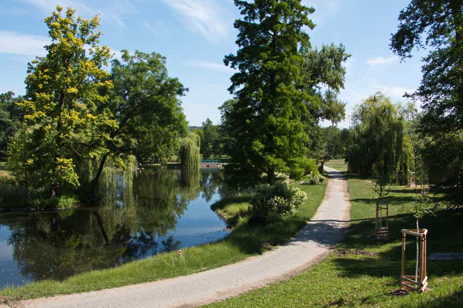 Prague: River & Park Bike Tour to Troja Chateau - photo 2