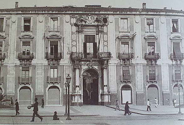  Catania
- Palazzo-marchese-sangiuliano-header.jpg