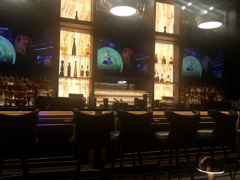 Cocktail bar
