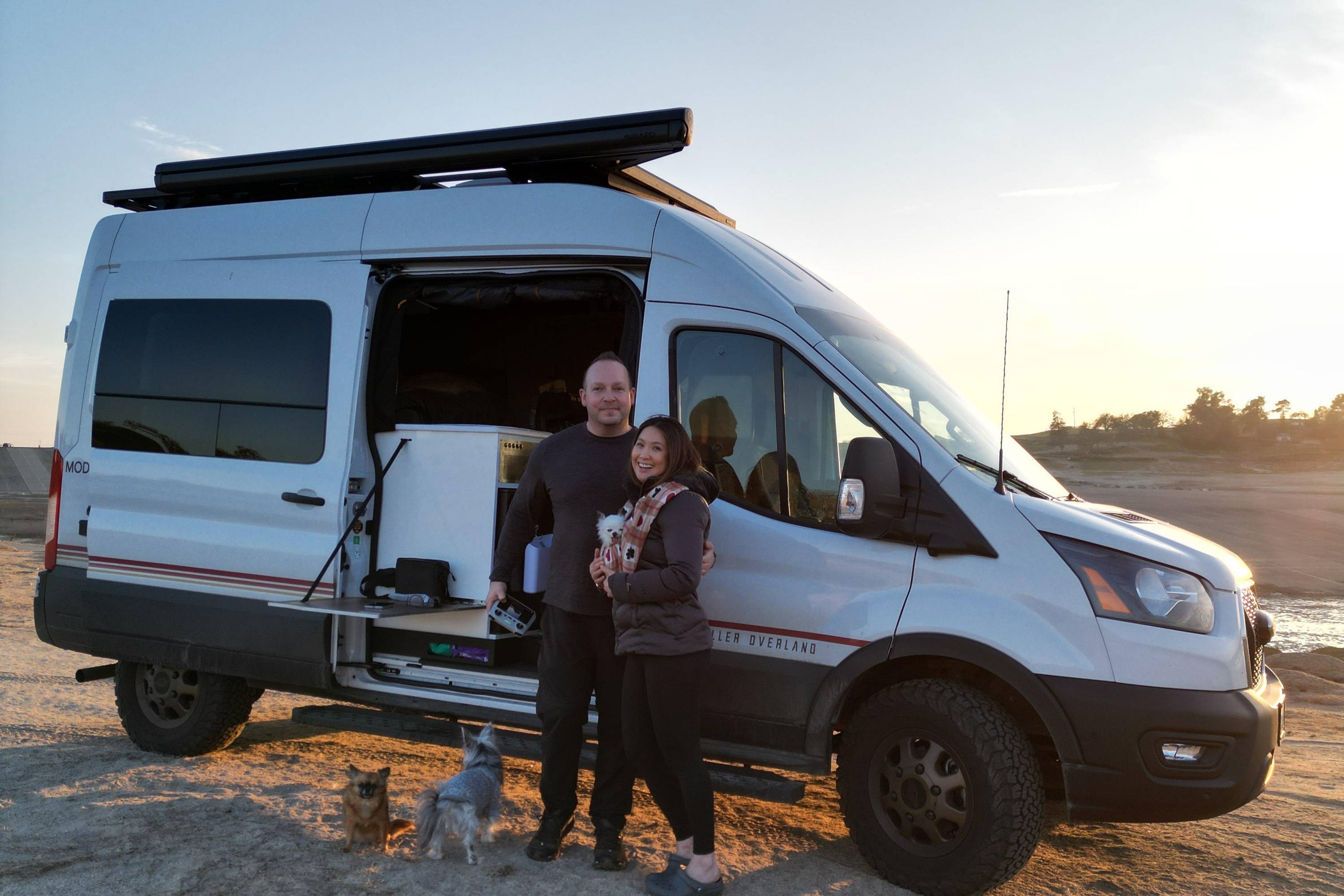 Sean and Pia travel in their Storyteller MODE LT with their four chihuahuas: Yoda, Jabba, Chewbacca and BobaFett. Storyteller vans have all-day heat or air conditioner, making the MODE LT a much more comfortable van for the dogs and for Sean and Pia.