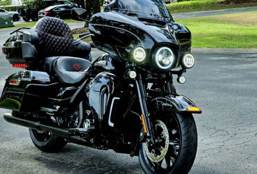 2022 HARLEY-DAVIDSON ULTRA LIMITED motorcycle for rent near Orlando, FL
