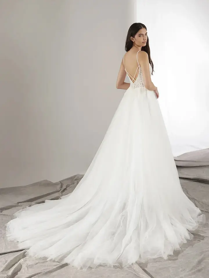 partie arrière robe de mariée coupe a-line Hero