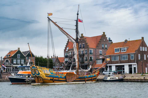 Windmill Tour from Amsterdam, Including Volendam & Marken