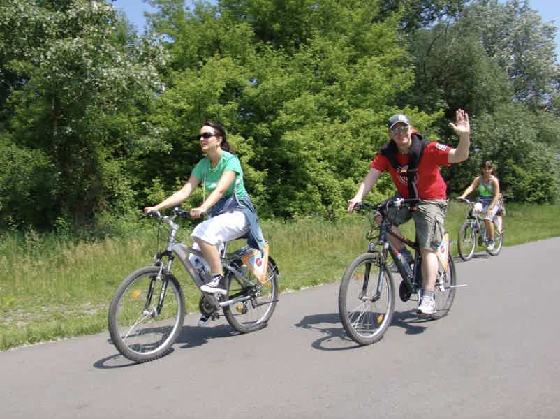 Prague: River & Park Bike Tour to Troja Chateau - photo 6