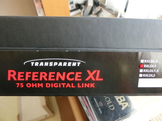 Transparent ■ REFERENCE XL Digital ■ RCA (or BNC with a...