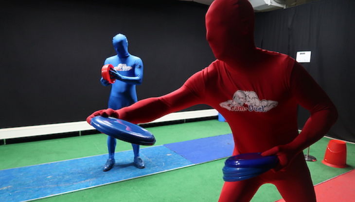 team duell scheiben werfen