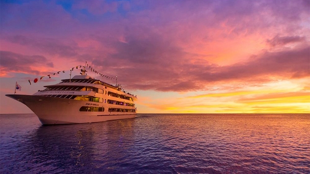 Honolulu Sunset Dinner Cruise