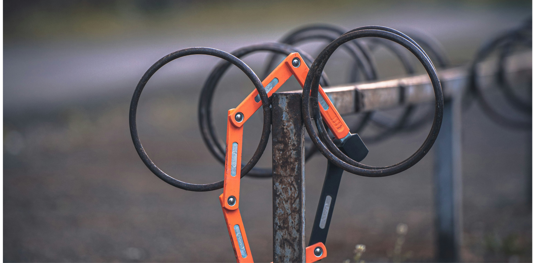 candado suelto en estacion de bicis