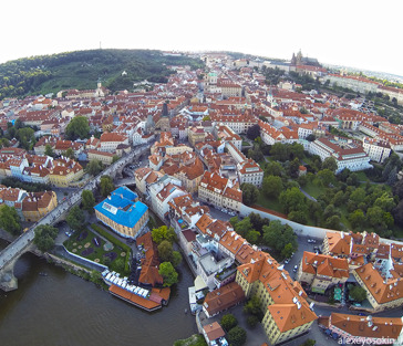 Полеты над Прагой вдоль реки Влтава